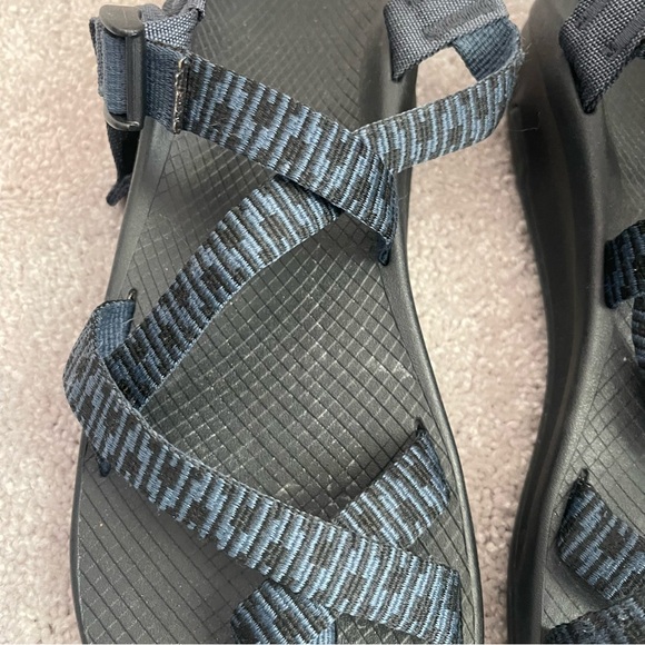 Chaco Sandals Mens 11 Z2 Strappy Adjustable Outdoor Hiking Trail Toe Loop - Picture 2 of 6